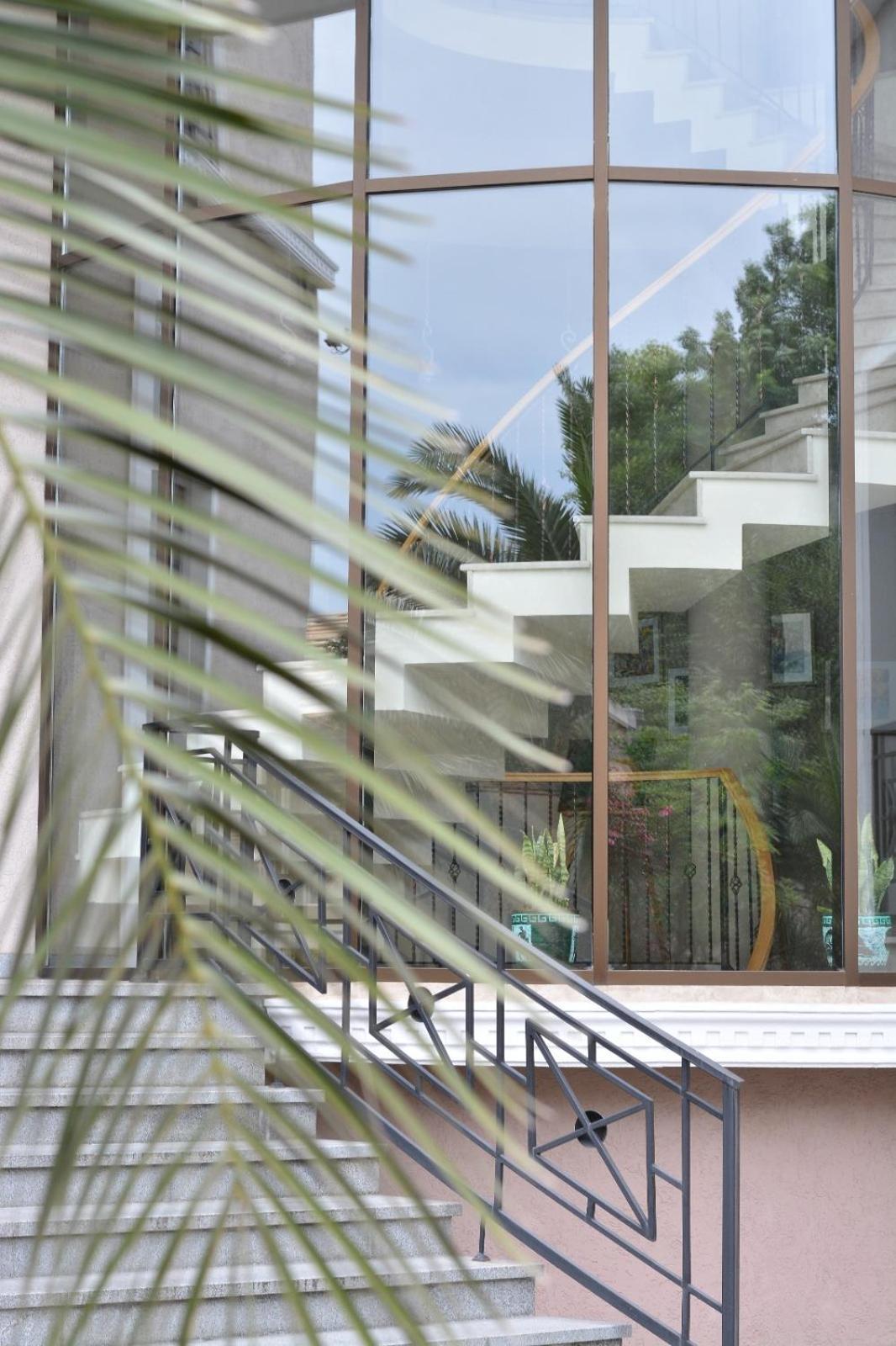 Boutique Hotel Argo Кутаиси Екстериор снимка