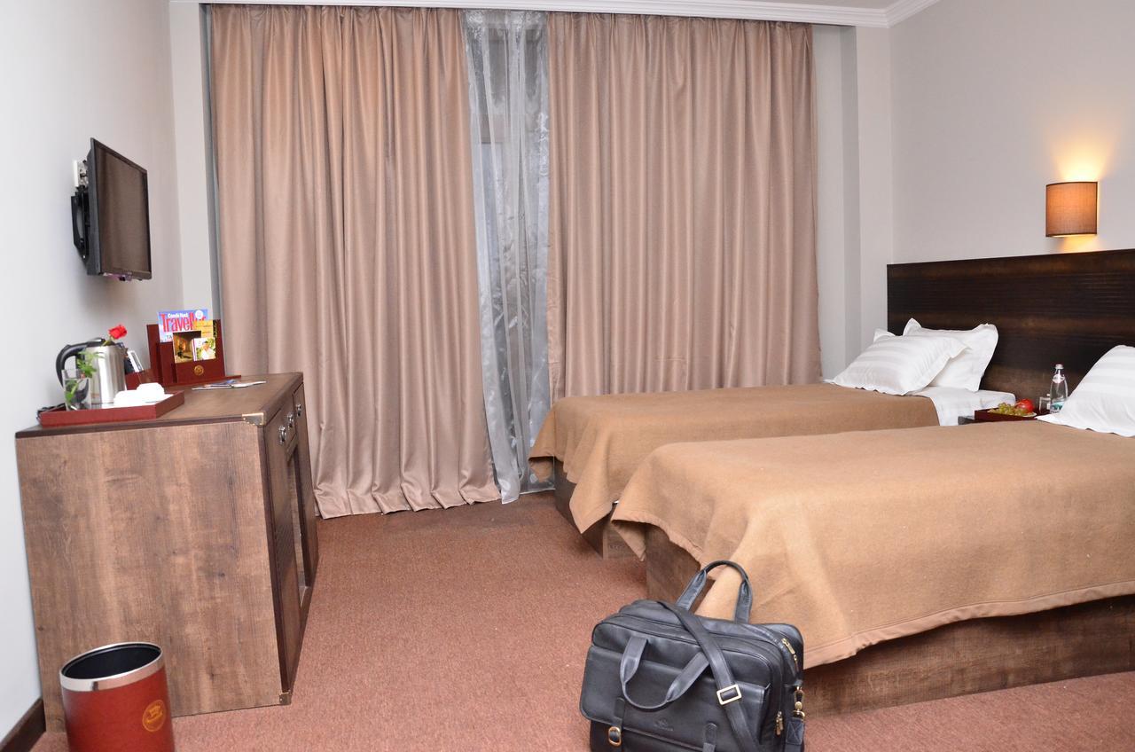 Boutique Hotel Argo Кутаиси Екстериор снимка